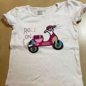Gap sort sleeve t- shirt 
Beautiful  shirt for lit tle girl